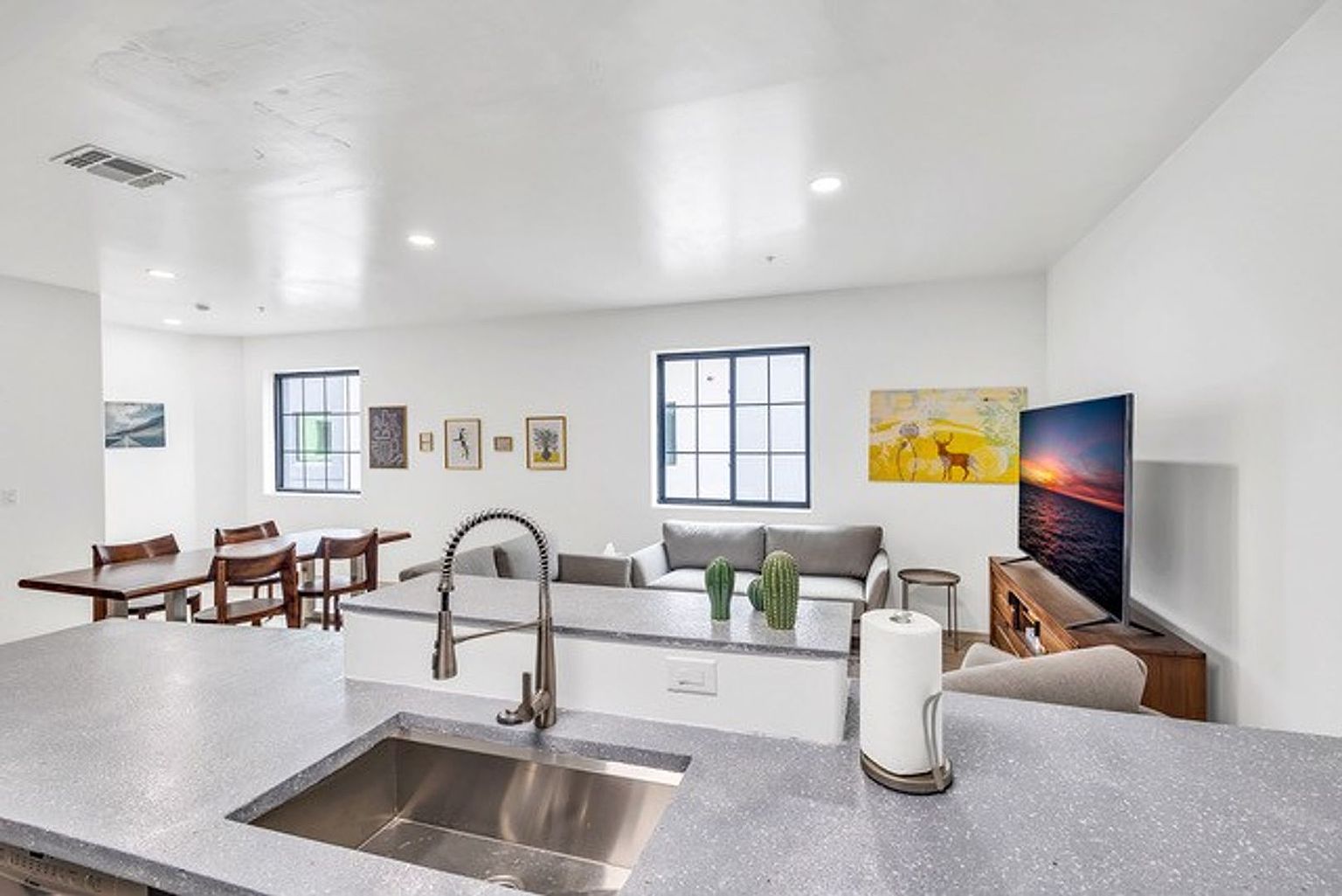 834 S Farmer Ave Tempe, AZ 85281 photo 5