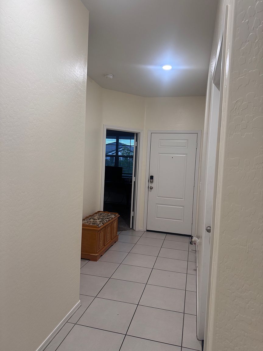 10522 W Spencer Run photo 3