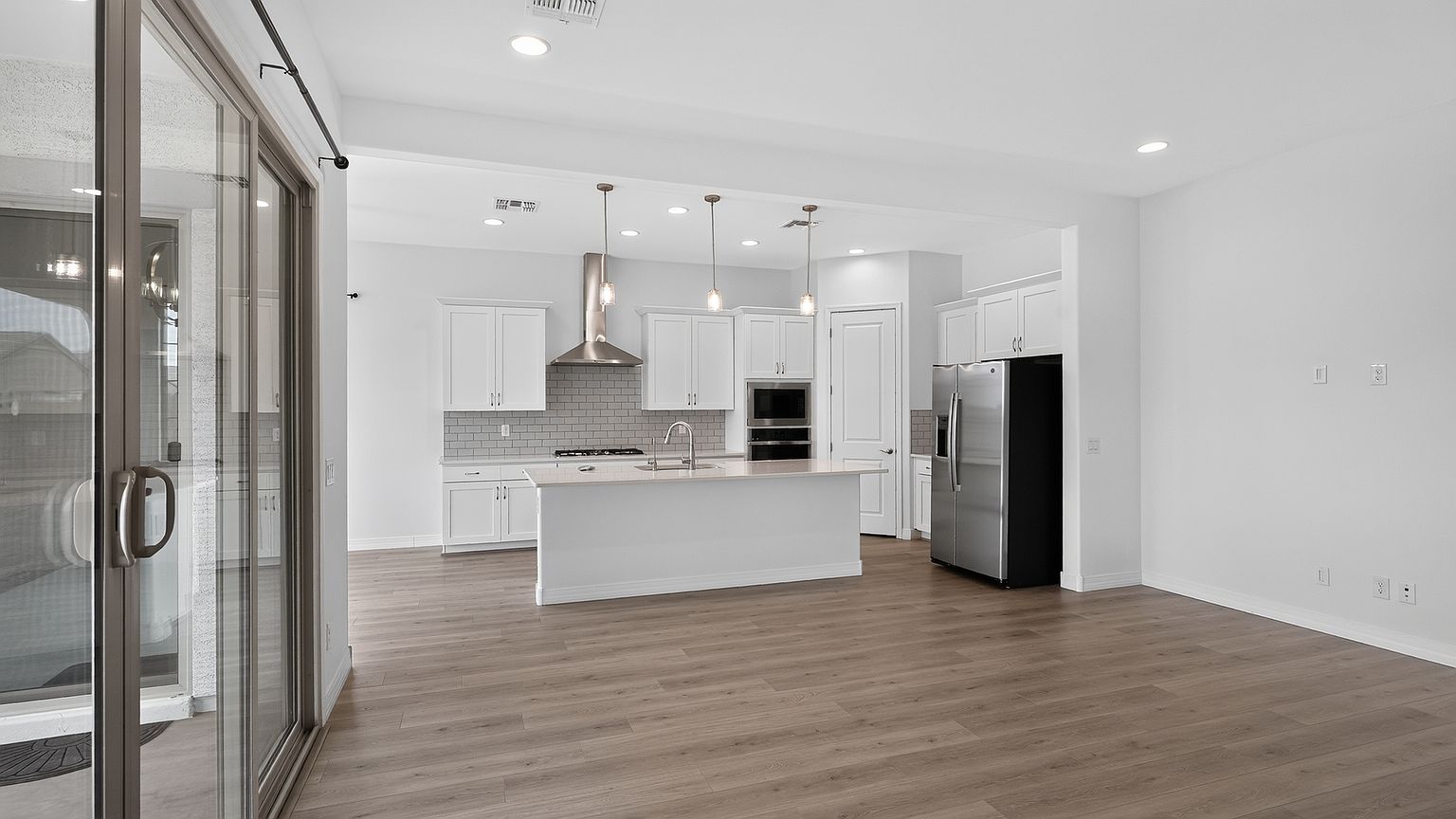 12013 W Marguerite Ave photo 3