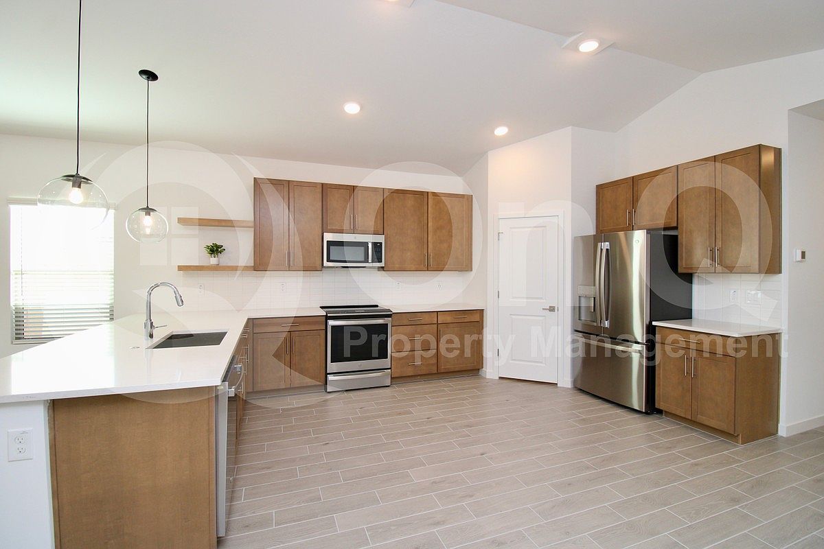 7869 North 80th Drive, Glendale, AZ 85303 photo 5