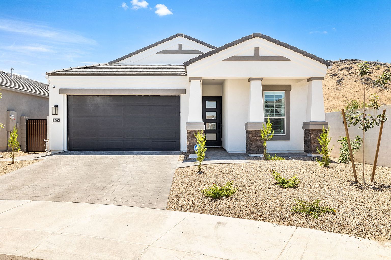 1725 E Questa Dr photo 2