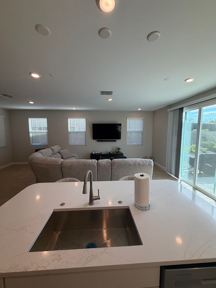 21082 N 58th Way photo 4