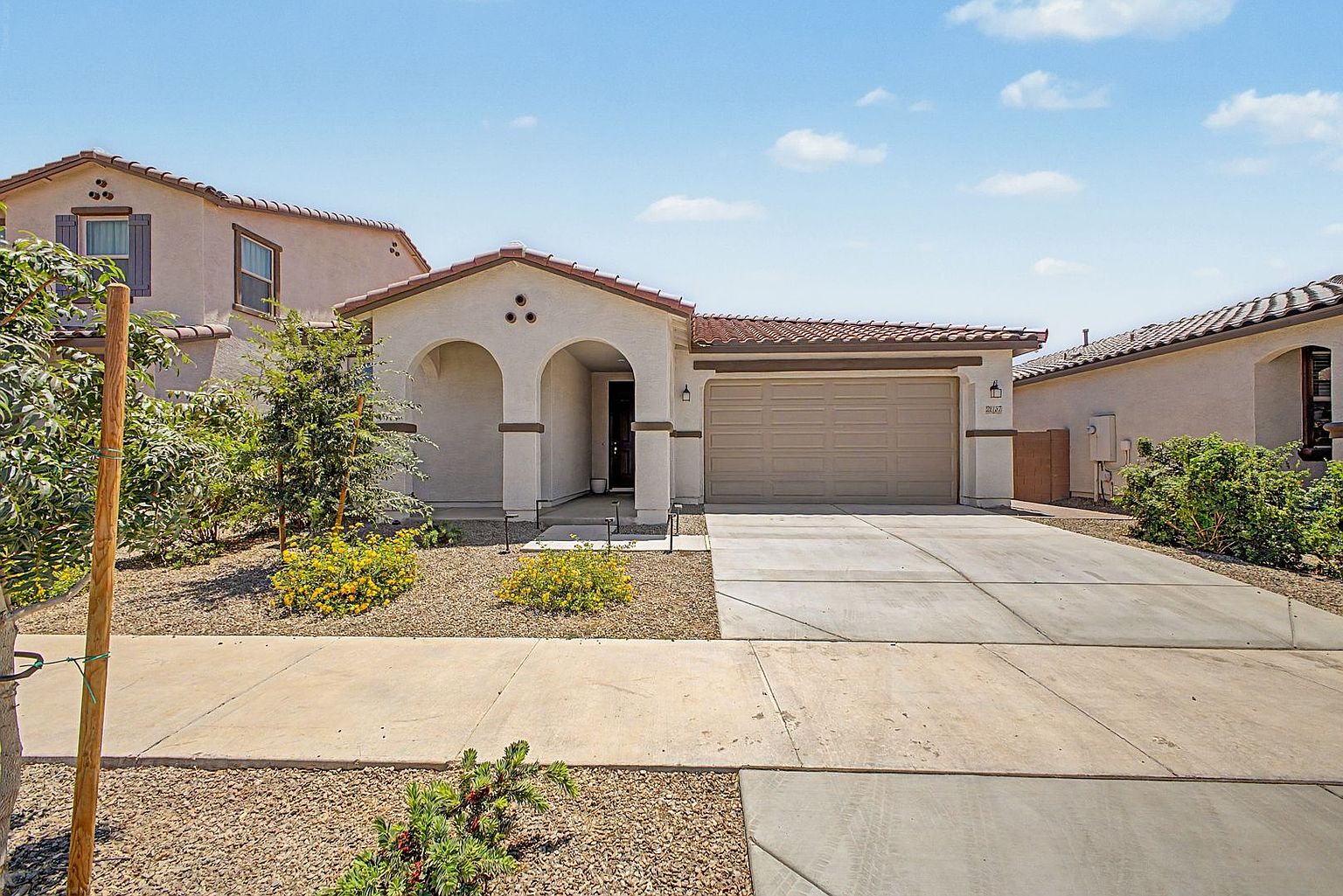21157 E Canary Wy Queen Creek, AZ 85142 photo 3