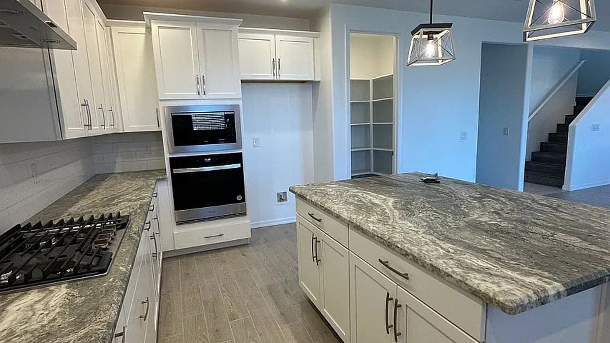 13412 W Eagle Feather Rd Peoria, AZ 85383 photo 4
