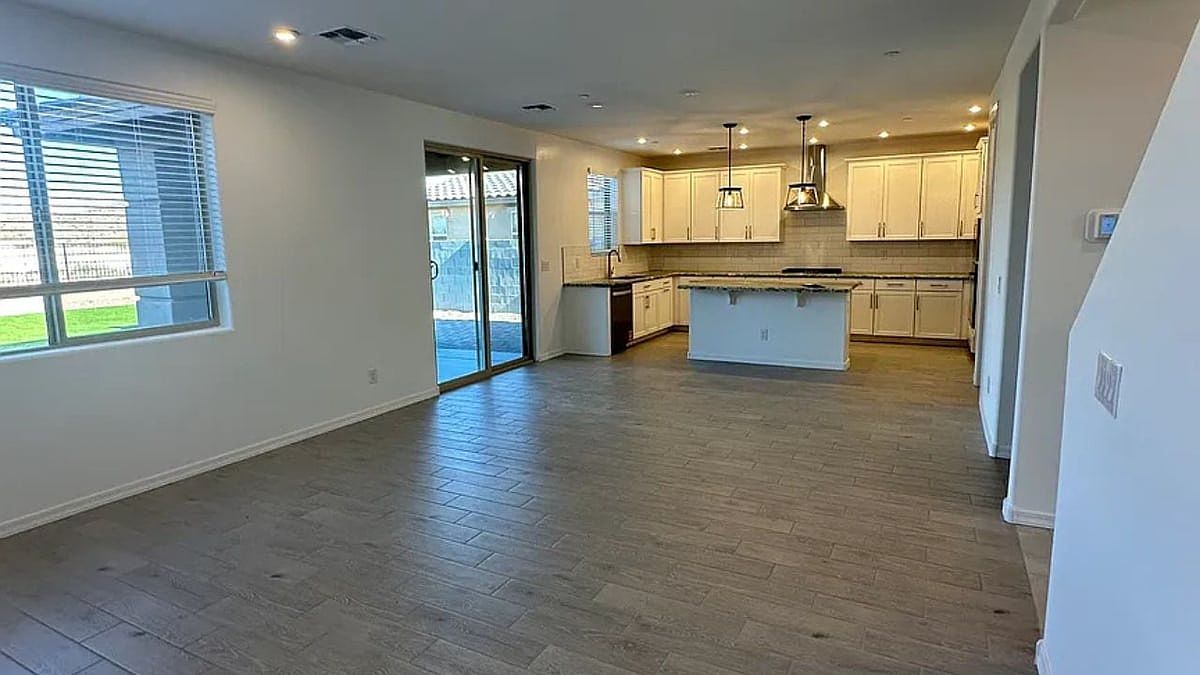 13412 W Eagle Feather Rd Peoria, AZ 85383 photo 5