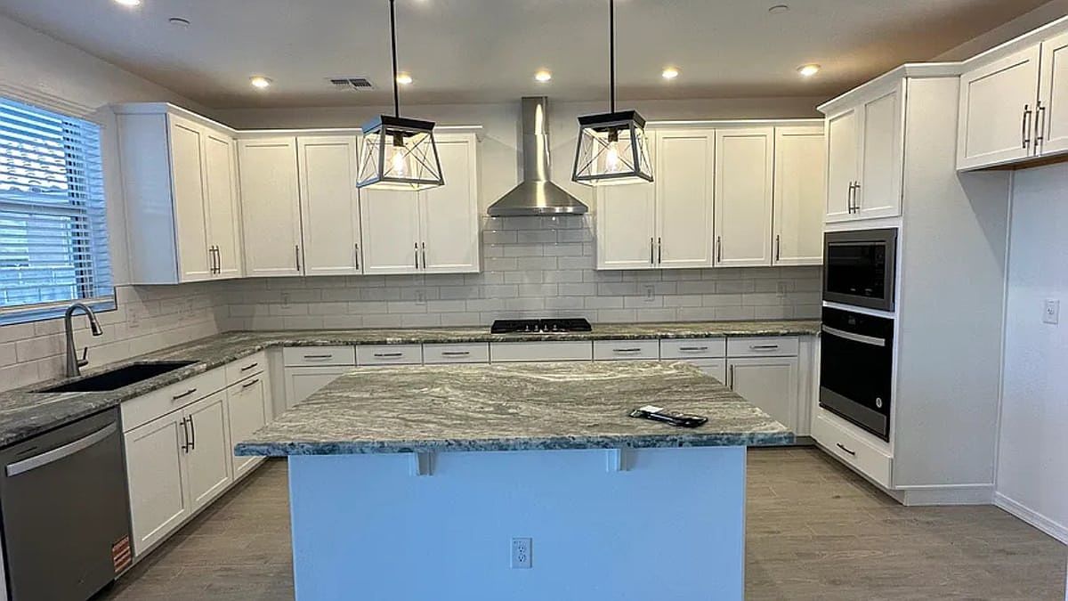 13412 W Eagle Feather Rd Peoria, AZ 85383 photo 3
