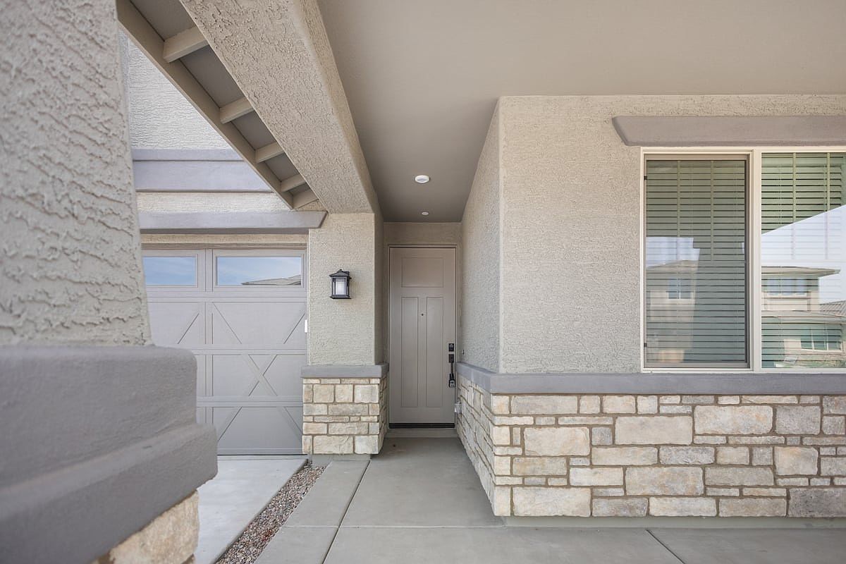13415 W Eagle Feather Rd Peoria, AZ 85383 photo 3