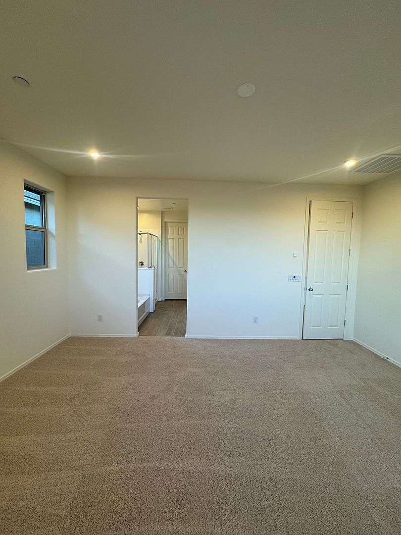 Brand New Home In Vistancia photo 4
