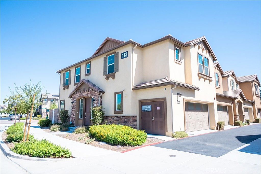 28228 Heirloom Dr photo 2