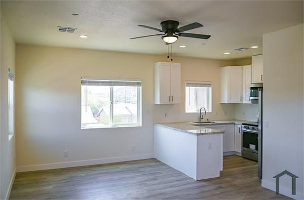 1306 E Purdue Ave Phoenix, AZ 85020 photo 3