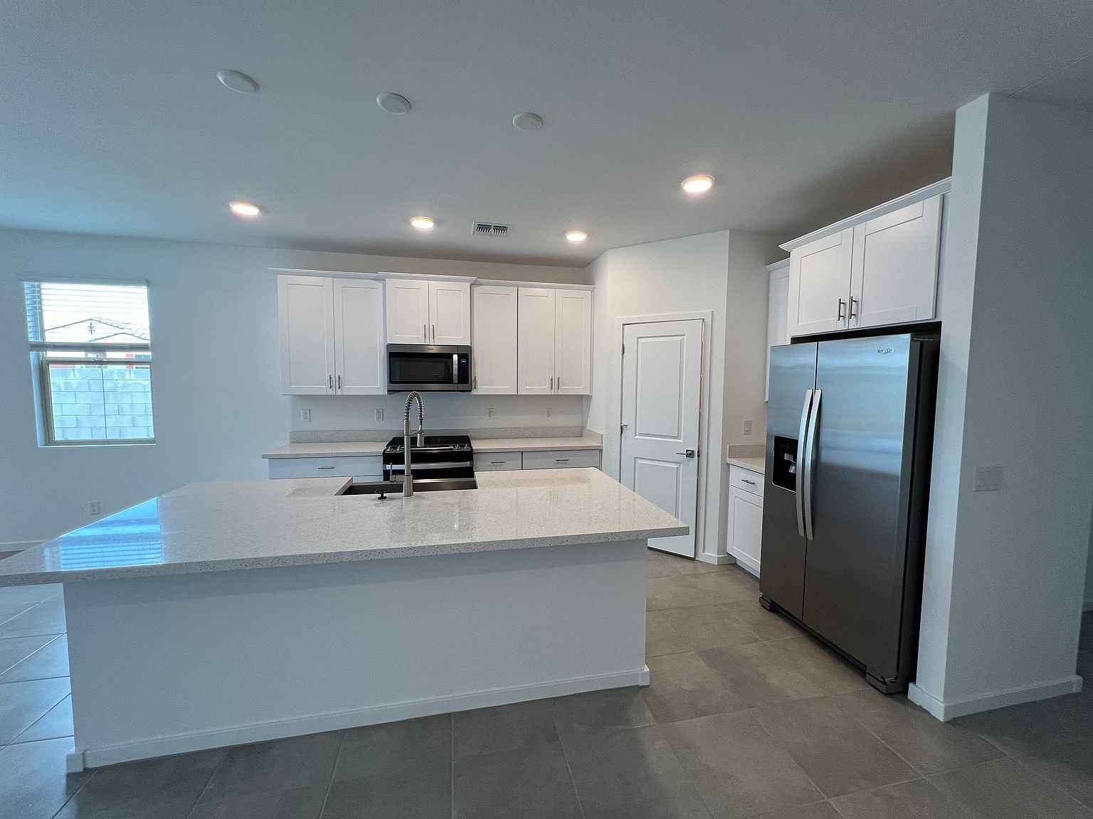 20265 W Rancho Dr photo 3