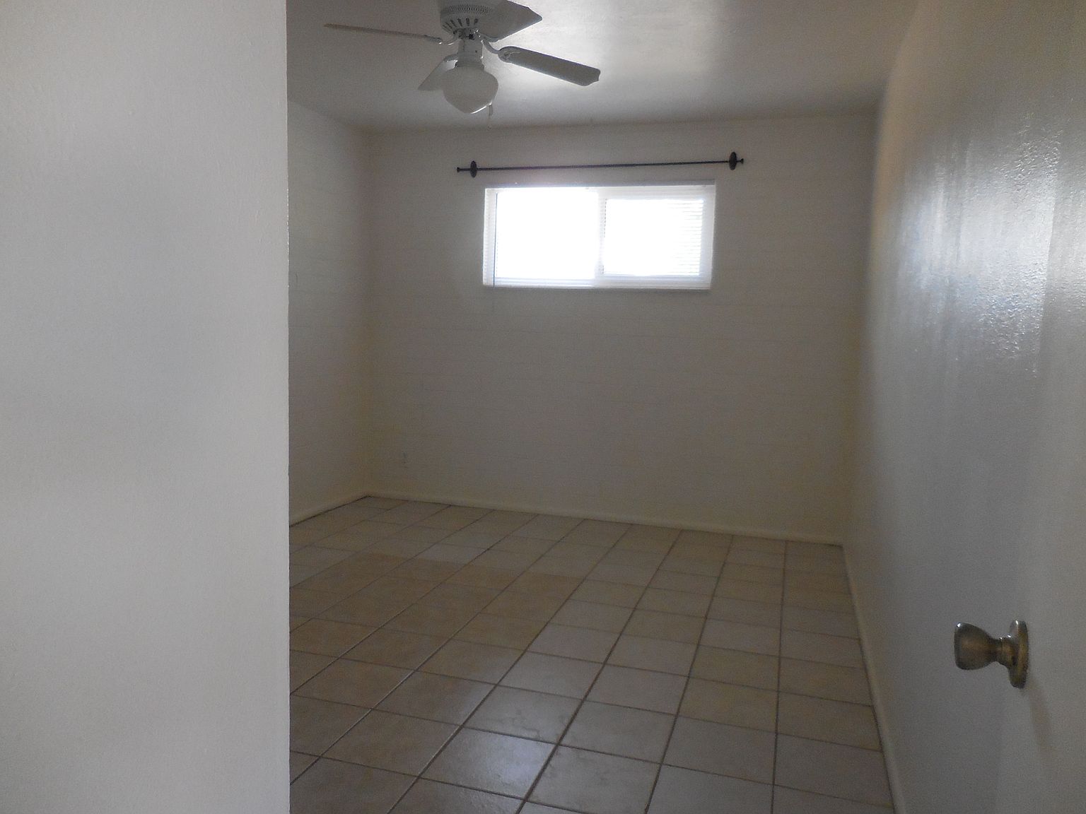 1212 E Spence Ave photo 5