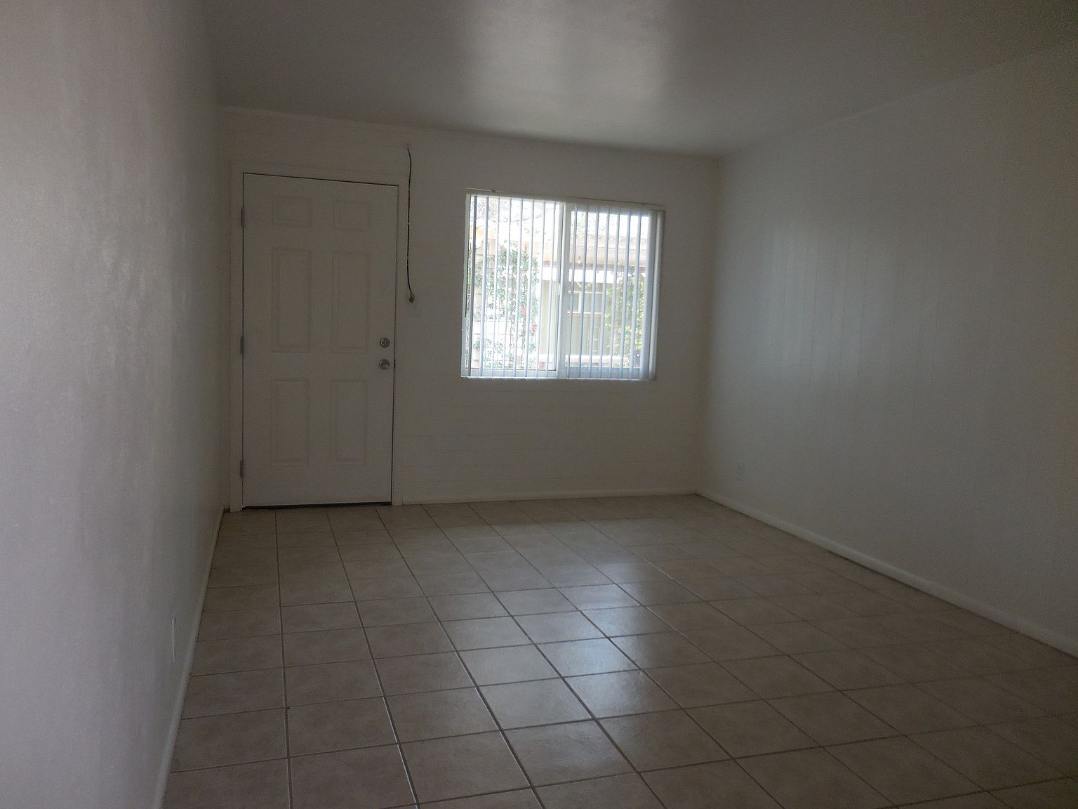 1212 E Spence Ave photo 4