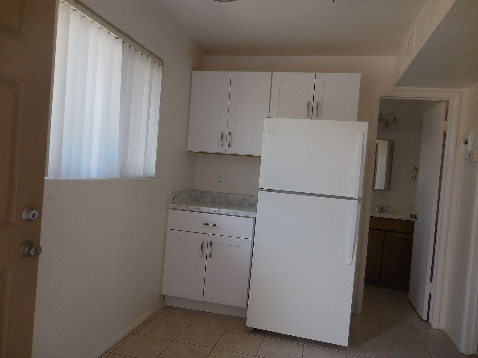1212 E Spence Ave photo 3