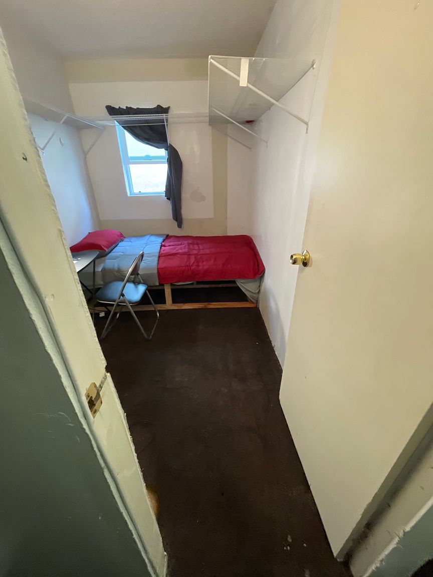 9100 D St photo 4