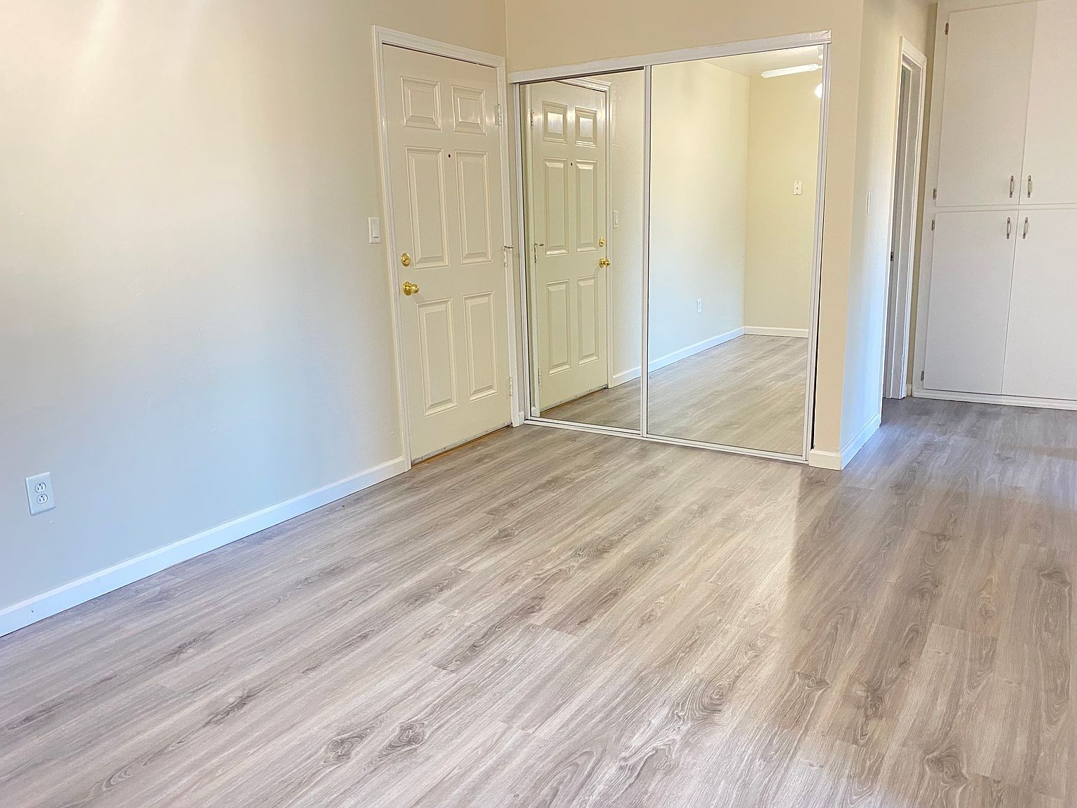 2BR/1BA Apartment on Cabrillo Ave · Santa Clara photo 2