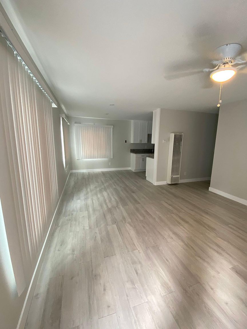 317 G St photo 3