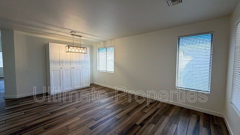 9223 W Salter Dr photo 3