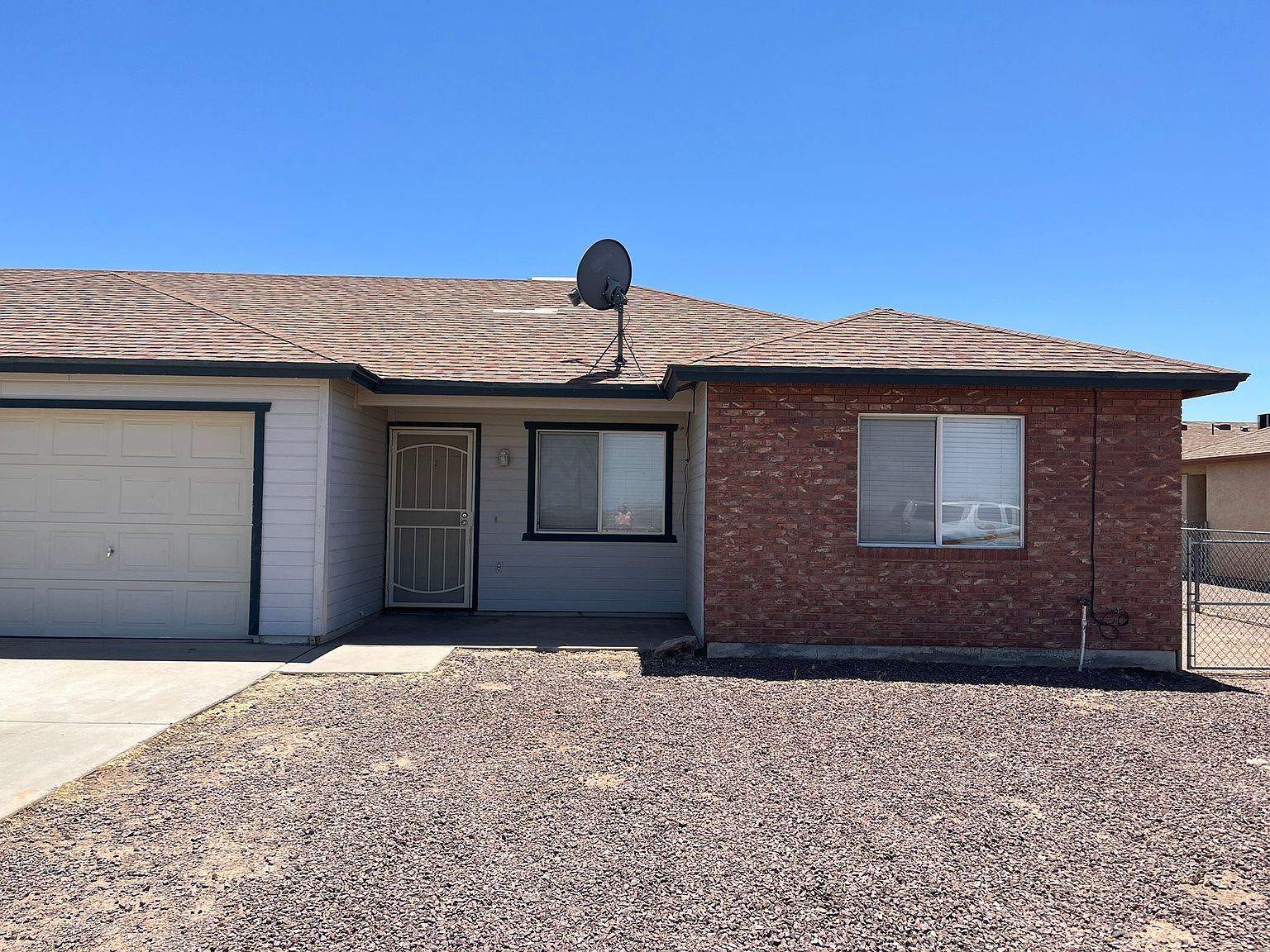 8161 W Sandy Ln photo 2