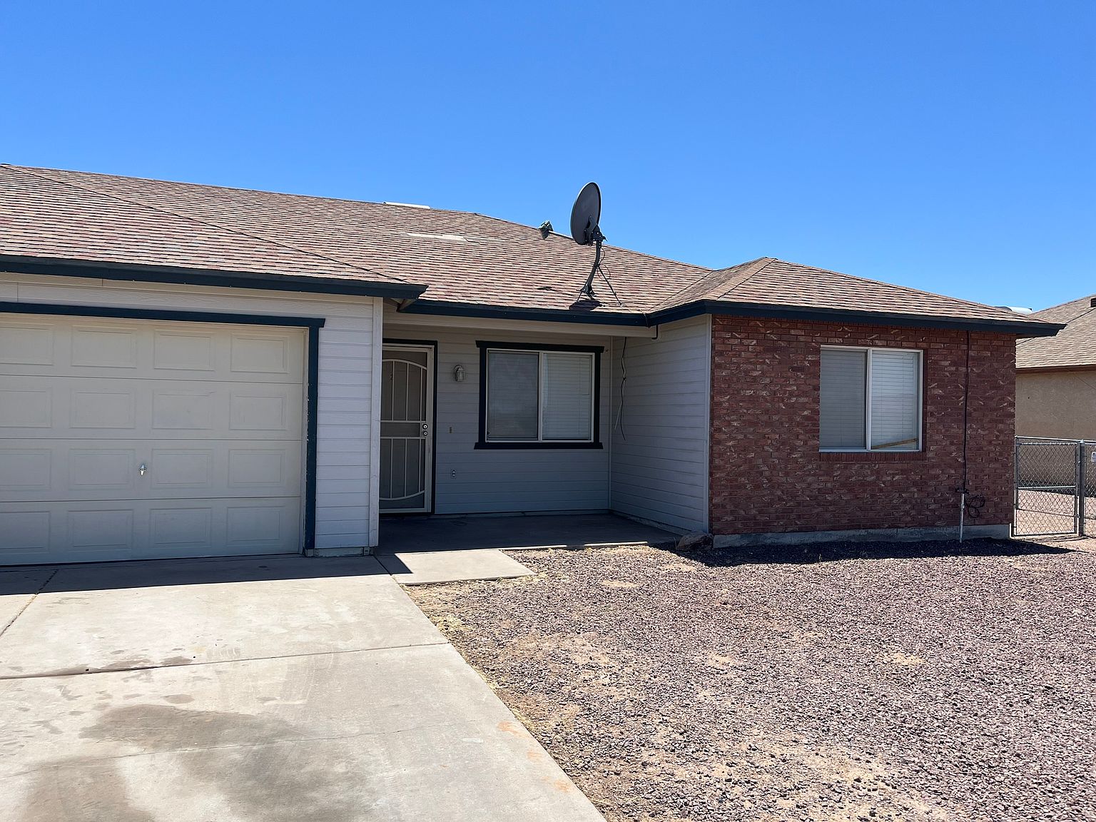8161 W Sandy Ln photo 3
