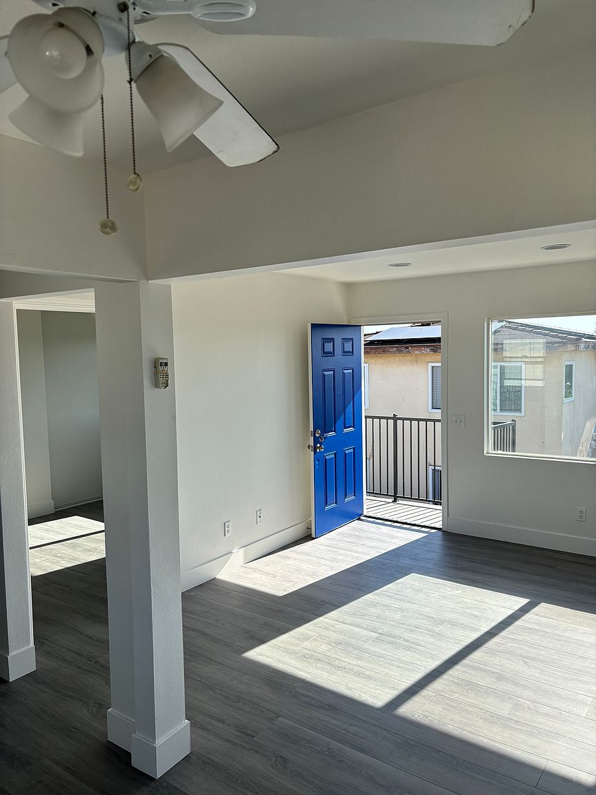 3966-3970 Teak St photo 3