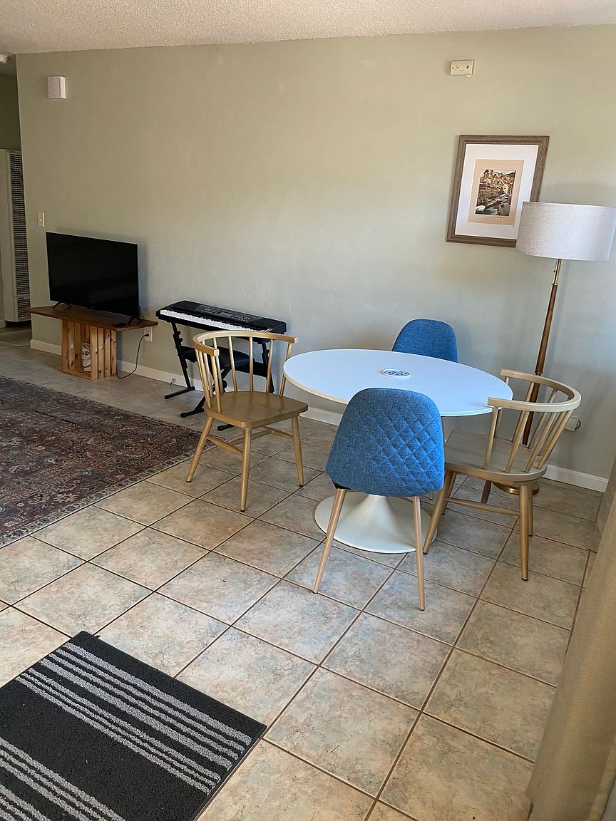 2BR/1BA Single Family House on Halterman Ave · Santa Cruz photo 3