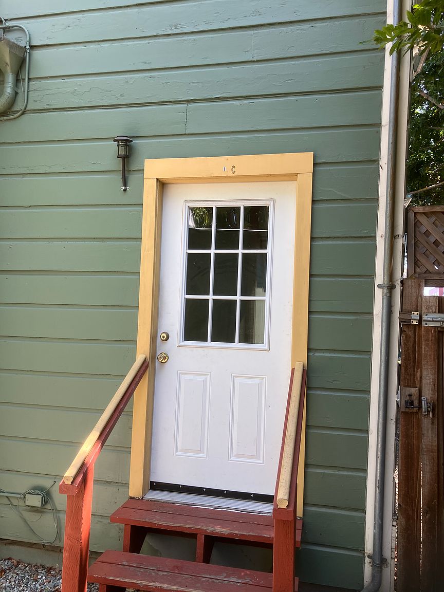 1BR/1BA Duplex on Cedar St · Santa Cruz photo 3