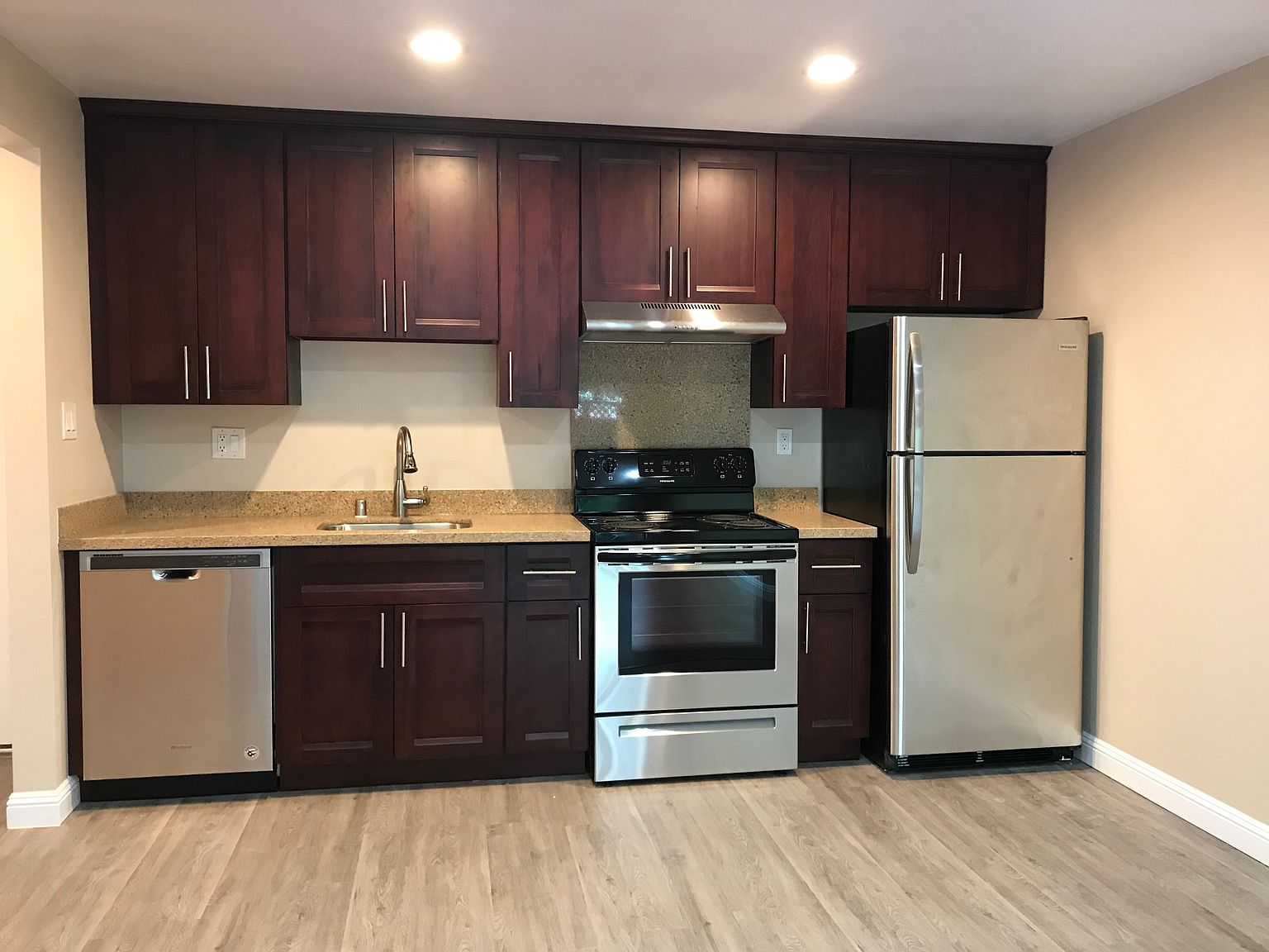 1BR/1BA Apartment on Alameda De Las Pulgas · Belmont photo 4