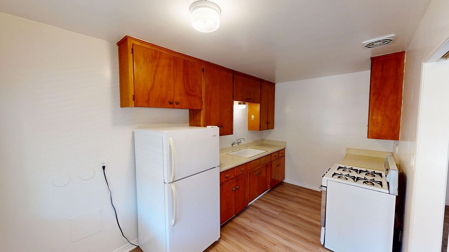 1030 Isabella Ave photo 5