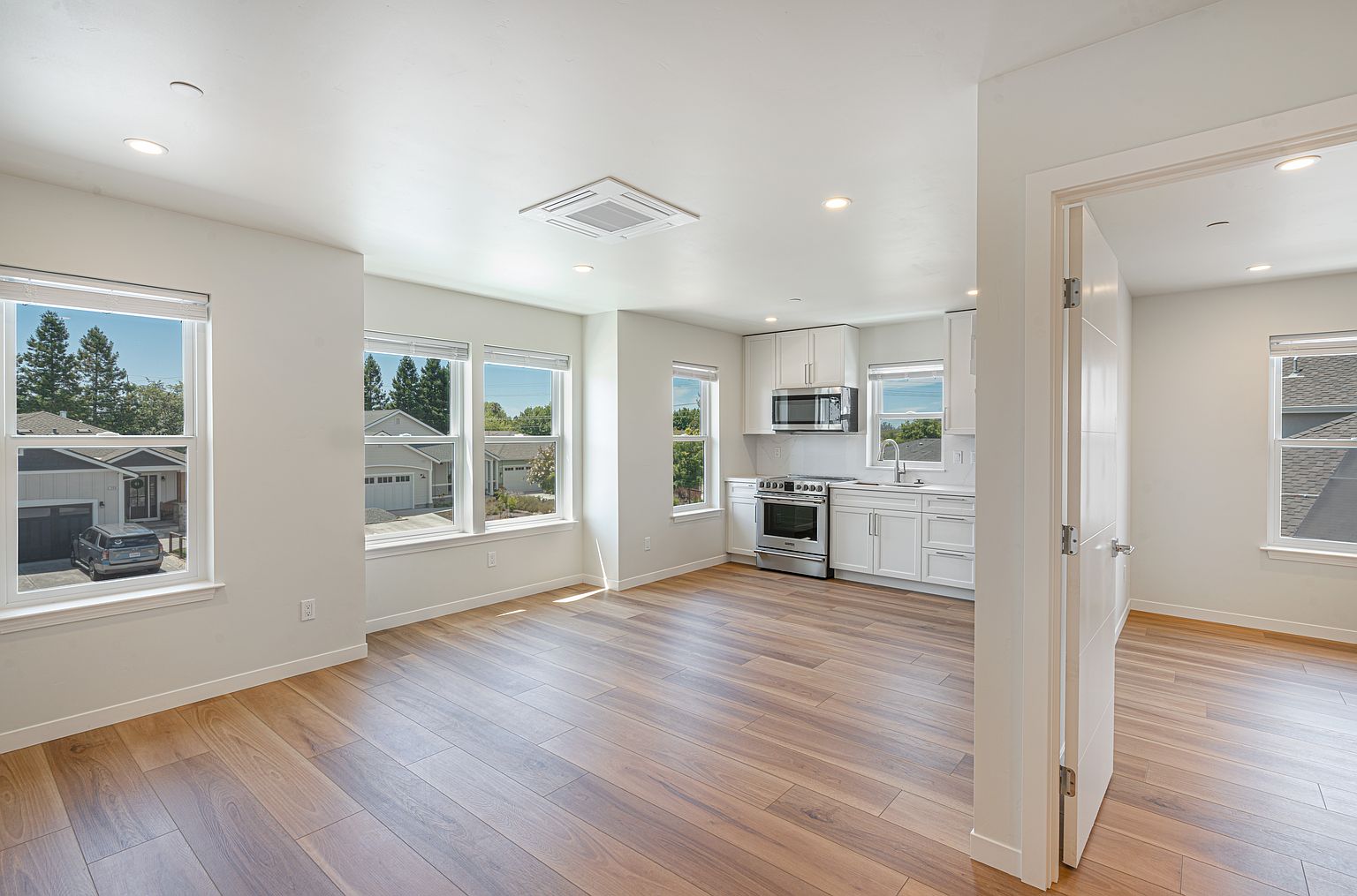 1905 Sansone Dr photo 3