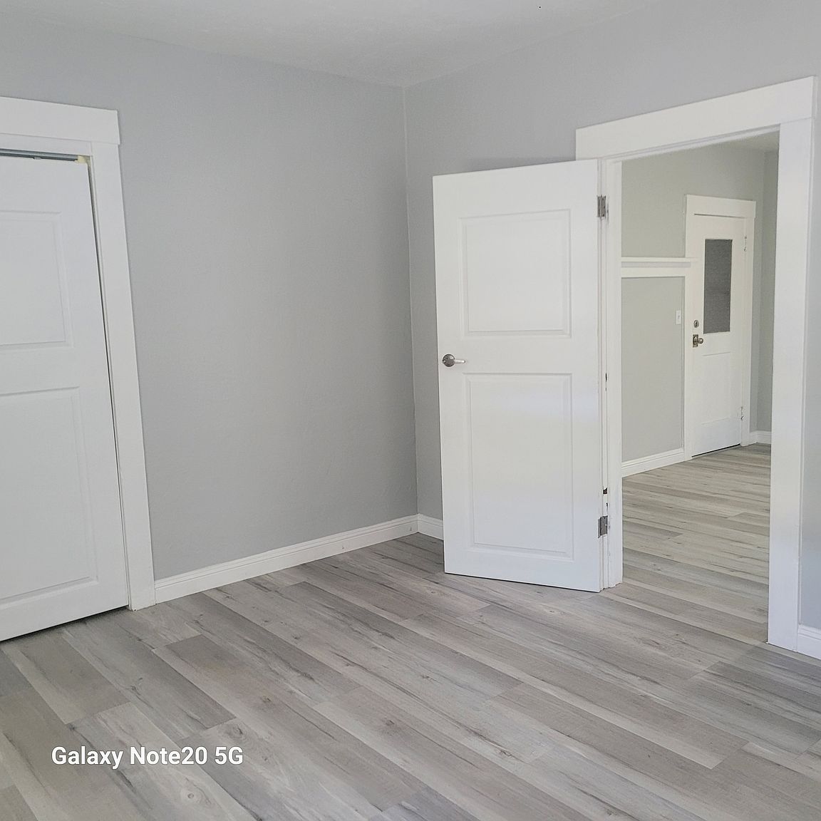 3089 Macarthur Blvd photo 2