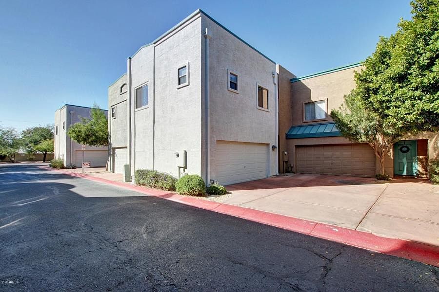 2027 E University Dr photo 2
