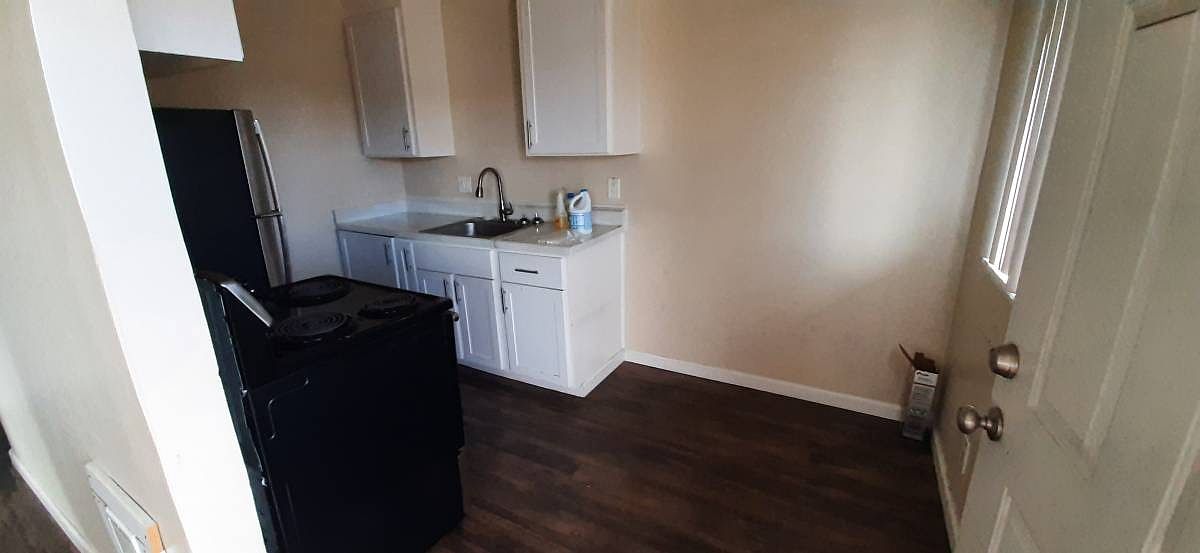 613 Alabama St photo 2