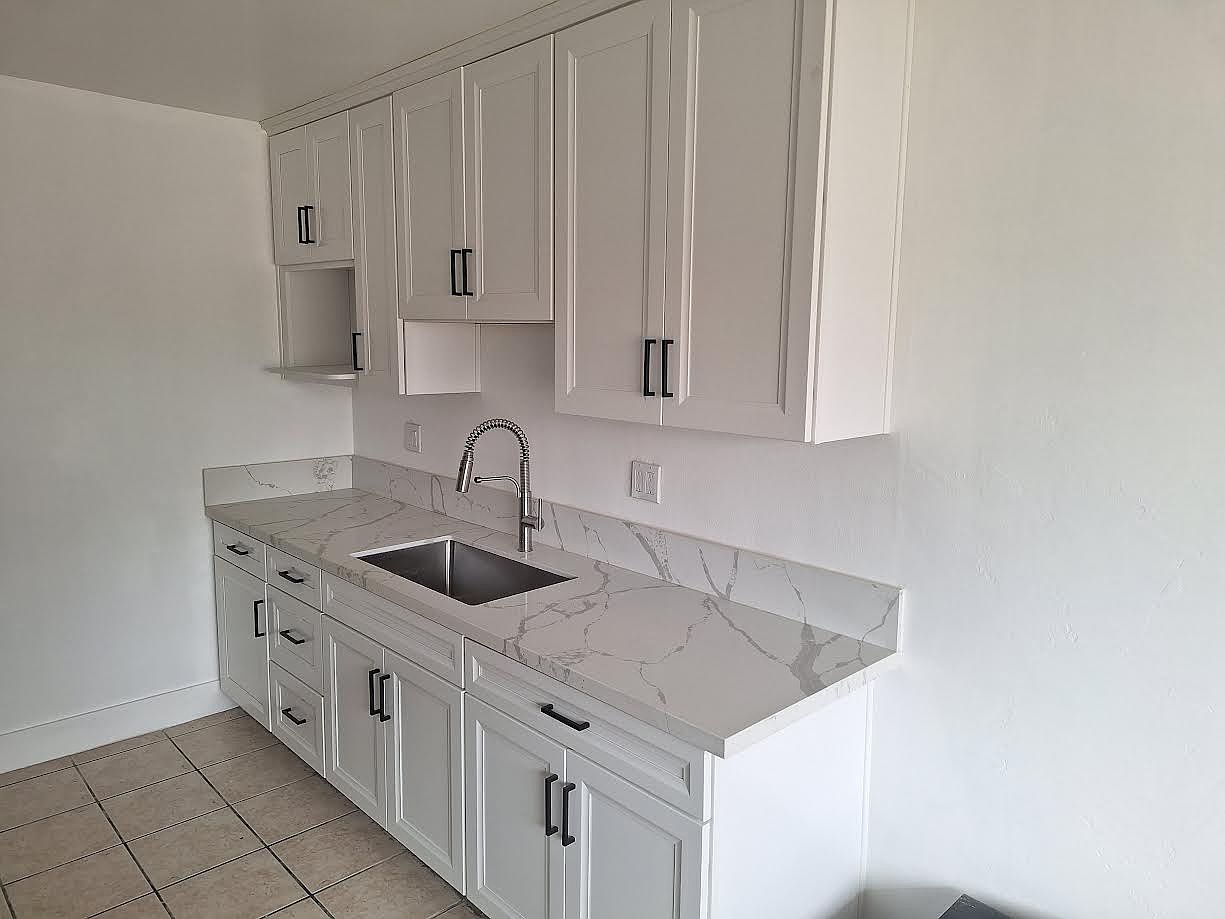 4245 42nd St photo 3