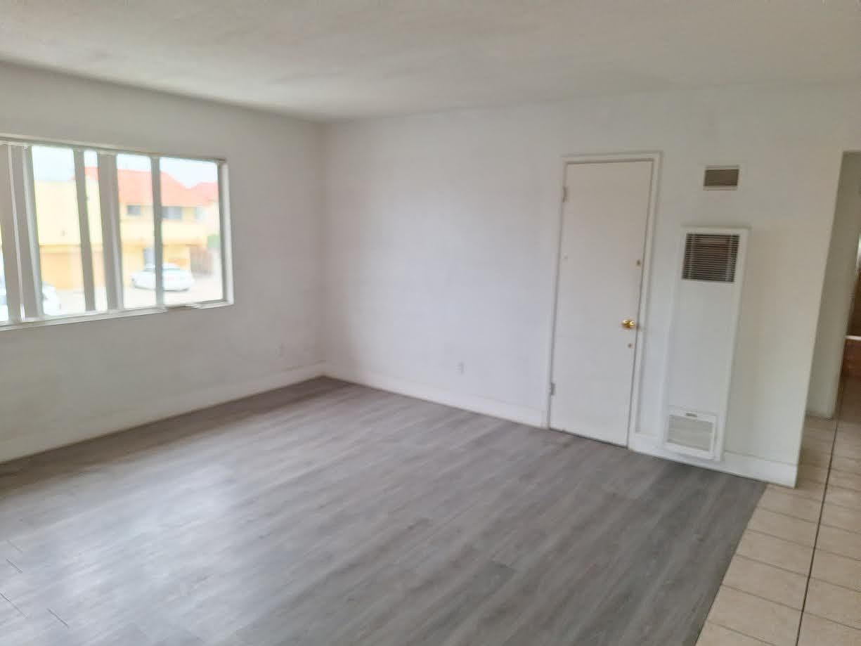 4245 42nd St photo 5