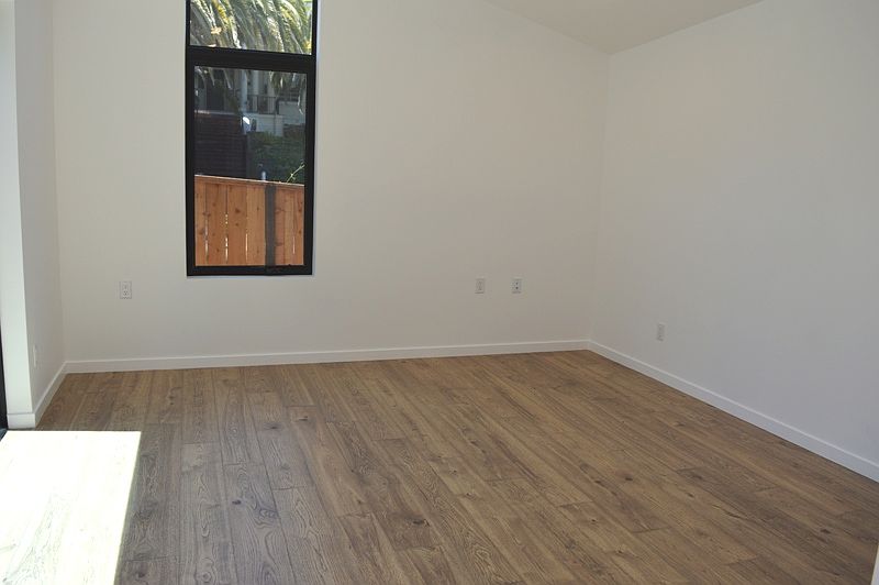 429 Turney St photo 3