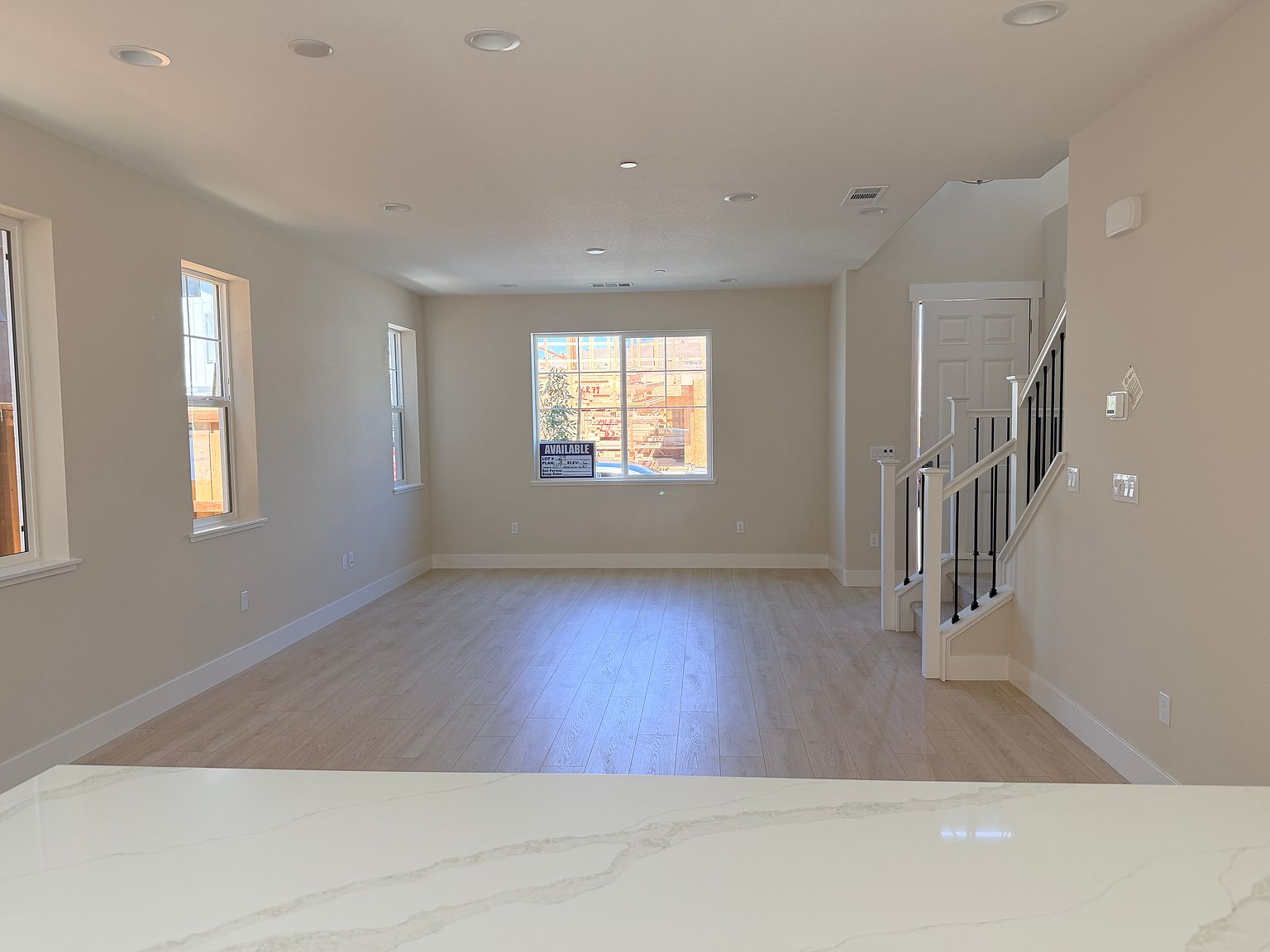 2417 Golden Way photo 3