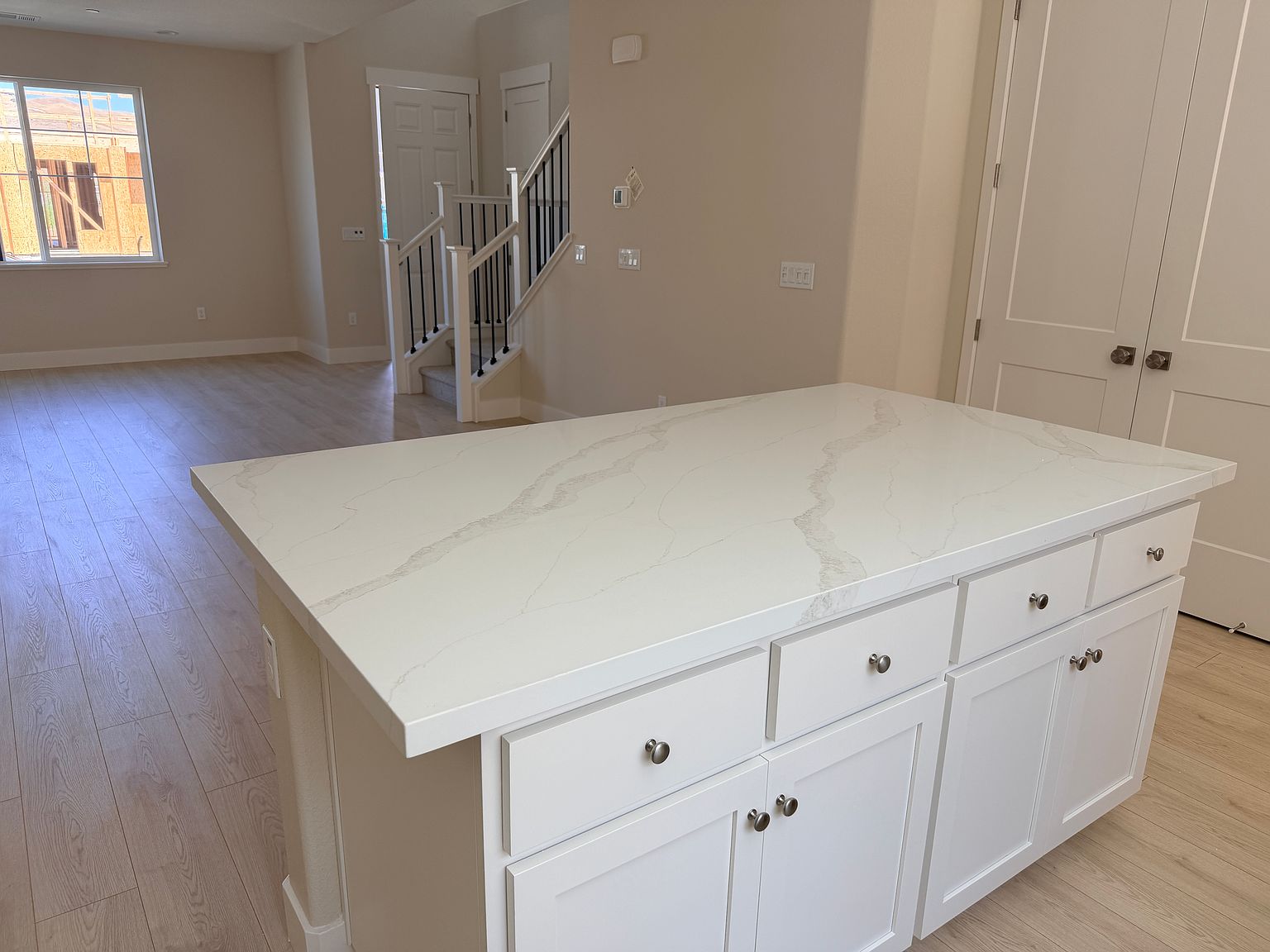 2417 Golden Way photo 2