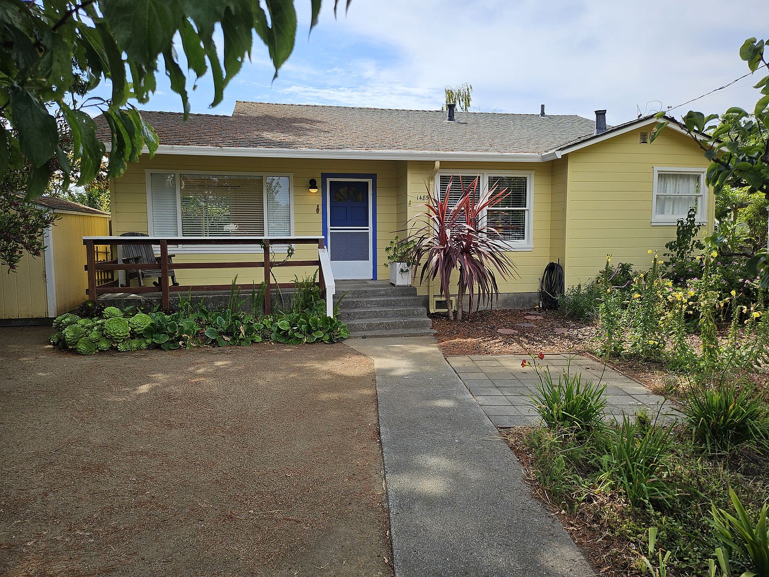 1485 Chanticleer Ave photo 2