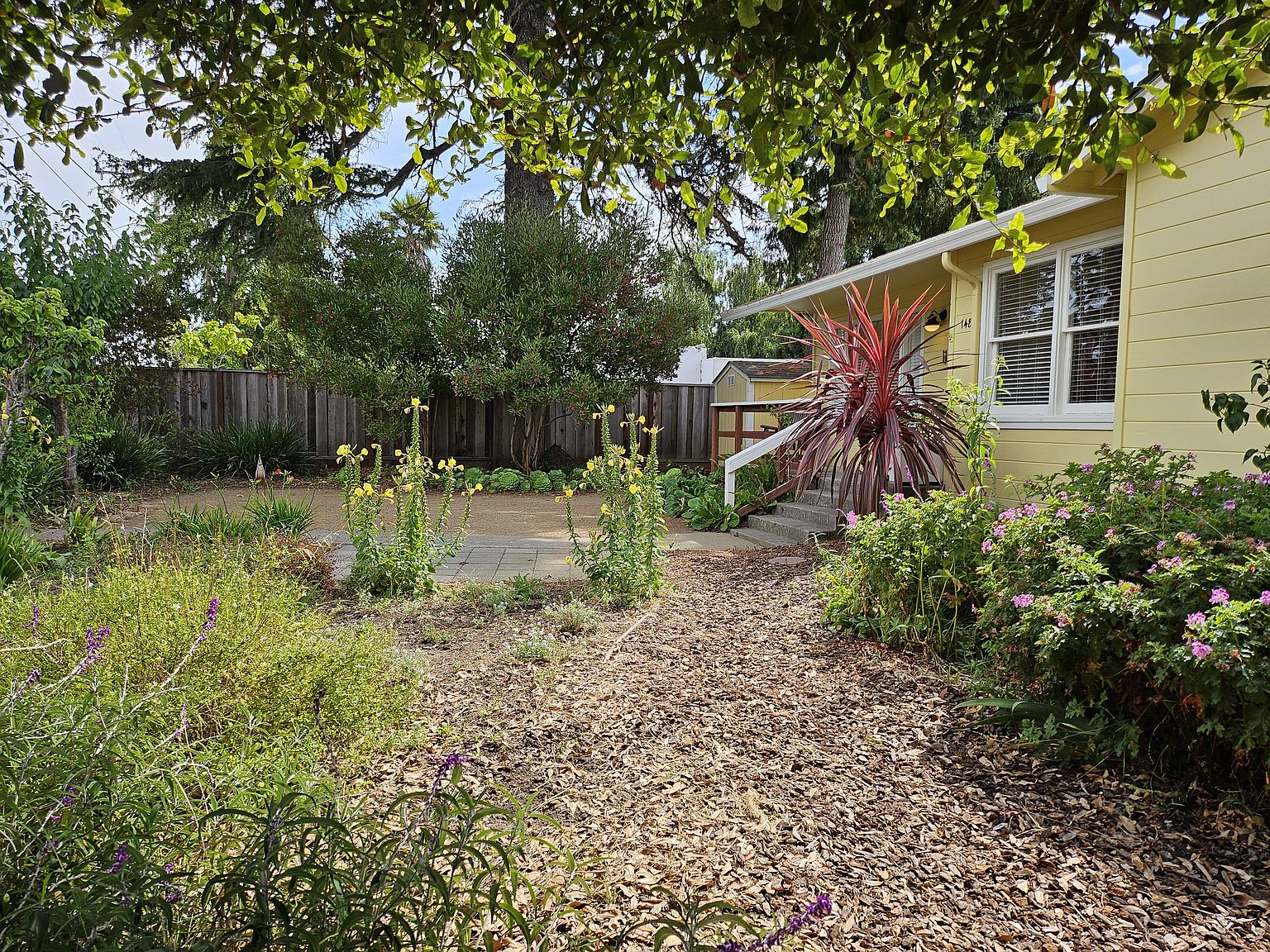 1485 Chanticleer Ave photo 3