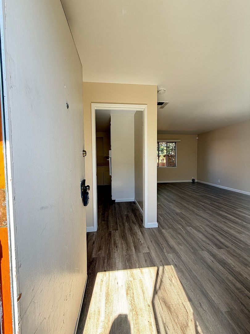544-548 E McKinley Ave photo 4