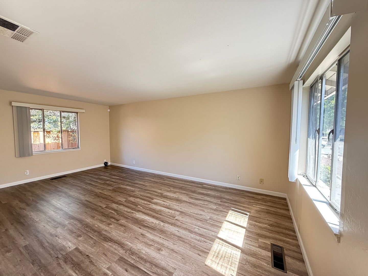 544-548 E McKinley Ave photo 5