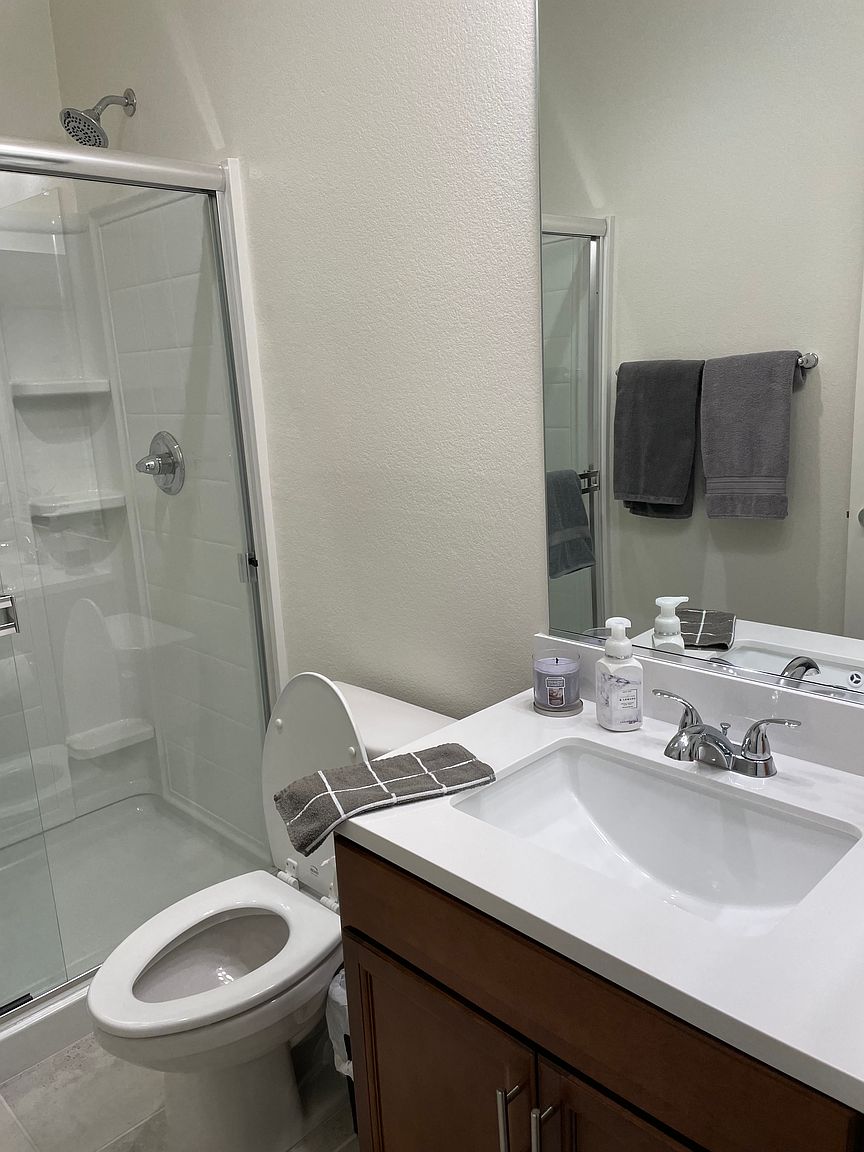 5230 Travesio Way photo 3