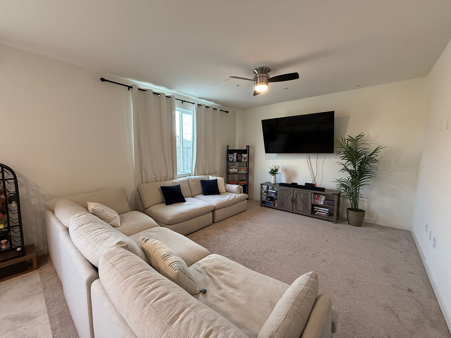 5230 Travesio Way photo 4