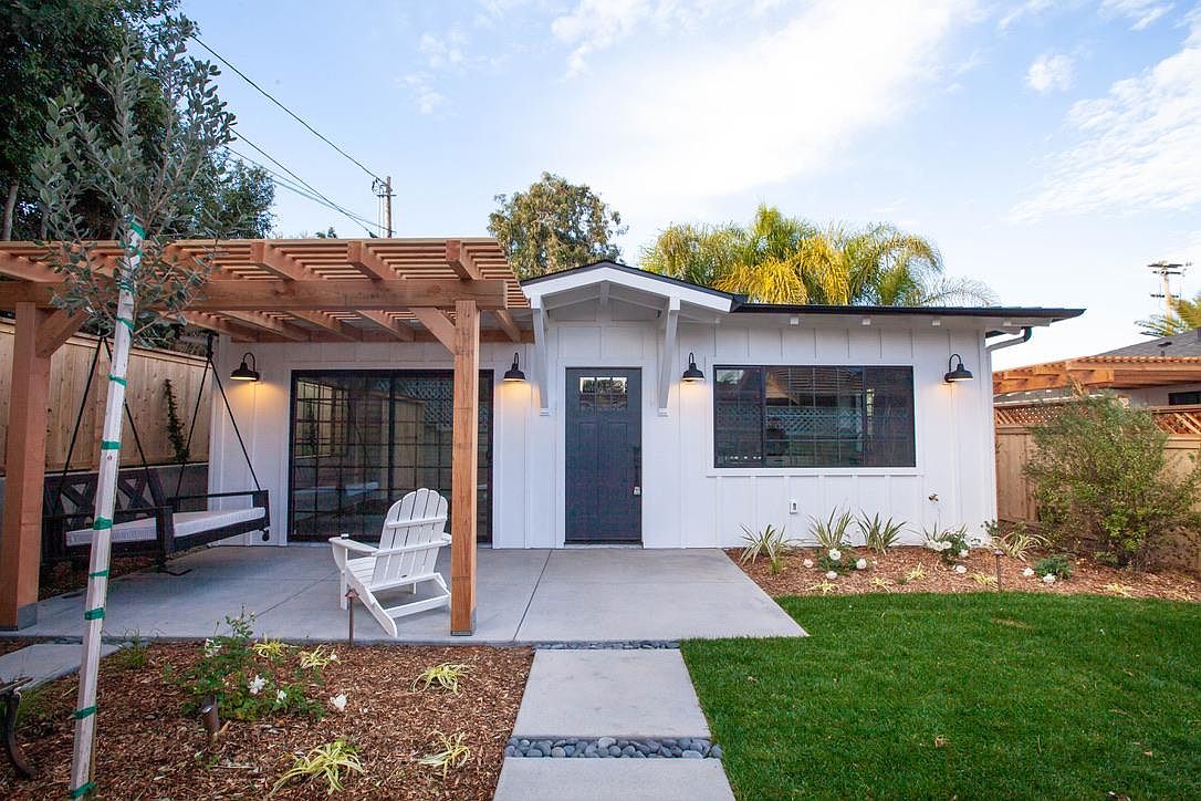1422 Coop St photo 2