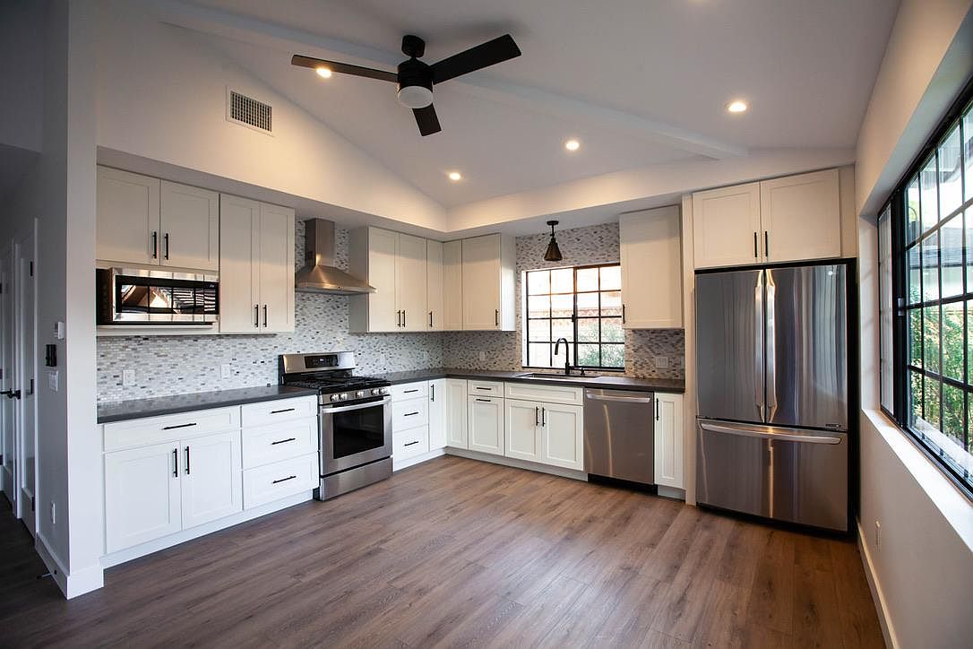 1422 Coop St photo 5
