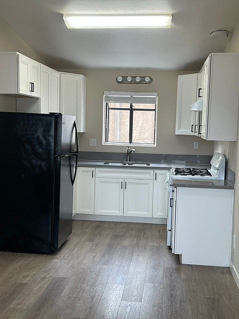 3684 42nd St photo 3