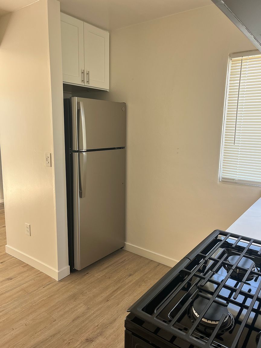 4105 Ingraham St #4111-1/2 photo 5