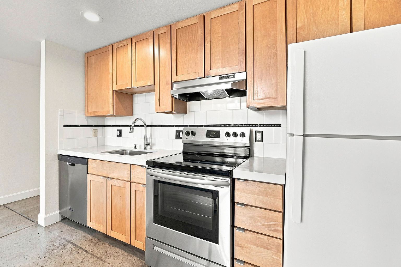 18 Bernice St photo 4