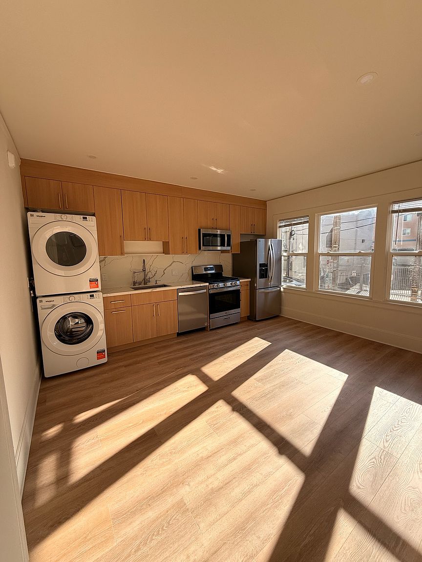 2BR/1BA Apartment · San Francisco photo 2